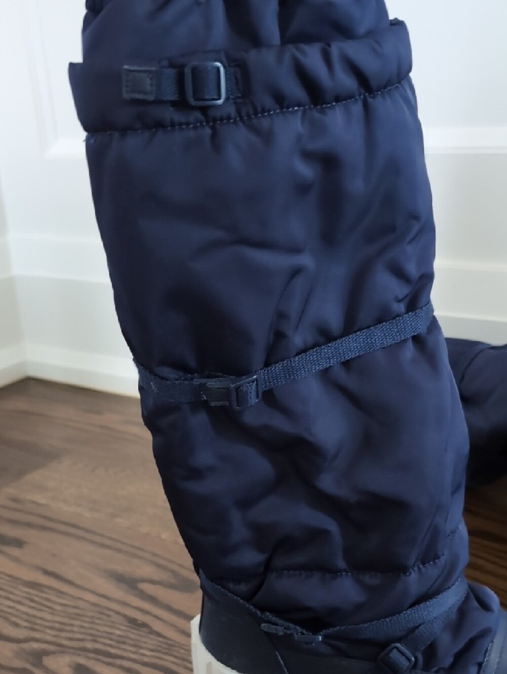 United Nude - Navy Quilted Snow Boots with White Lug Sole - Picture 2 of 7
